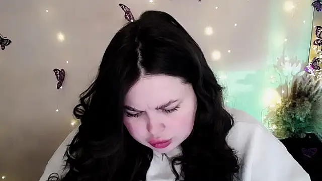 Emily Mo online show from 3, 2, 2026