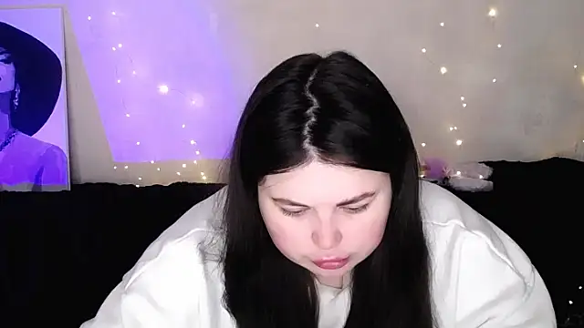 Emily Mo online show from 24, 2, 2026