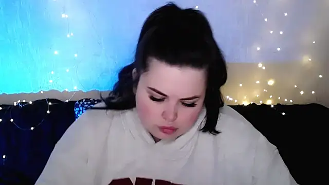 Emily Mo online show from 7, 3, 2026