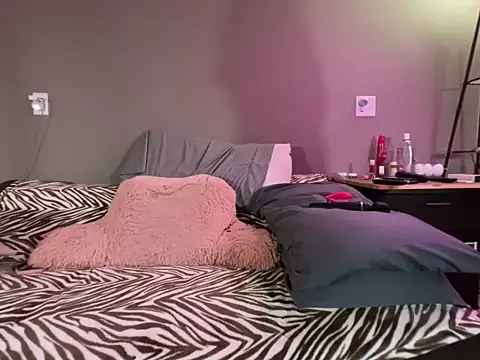 1Lustfully yours online show from 15, 3, 2026