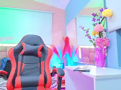 mia thompsonn  online show from 12, 2, 2026