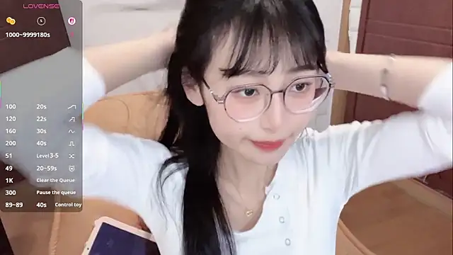 Snapshot of 4uoki chatting on 19, 4, 2026 4uoki online show from 19, 4, 2026