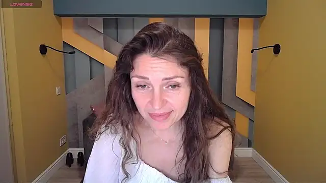 Snapshot of EllaLong chatting on 18, 1, 2025 EllaLong online show from 18, 1, 2025