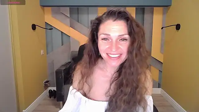 Snapshot of EllaLong chatting on 24, 1, 2025 EllaLong online show from 24, 1, 2025