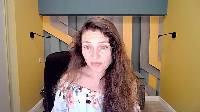 Snapshot of EllaLong chatting on 13, 2, 2025 EllaLong online show from 13, 2, 2025