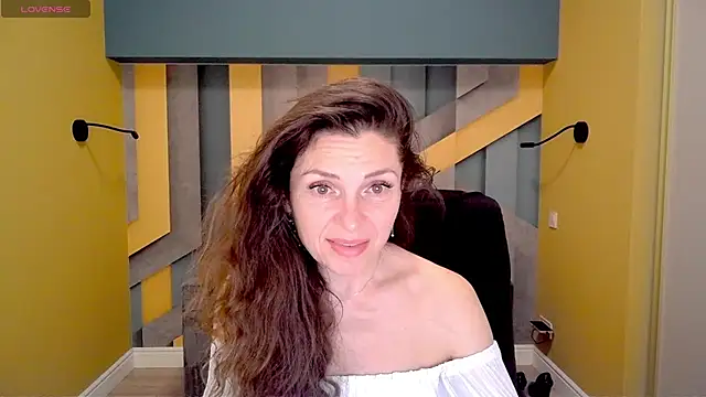 Snapshot of EllaLong chatting on 19, 2, 2025 EllaLong online show from 19, 2, 2025