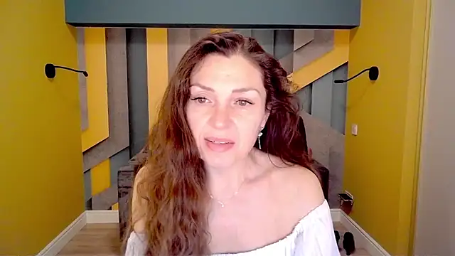 Snapshot of EllaLong chatting on 22, 2, 2025 EllaLong online show from 22, 2, 2025