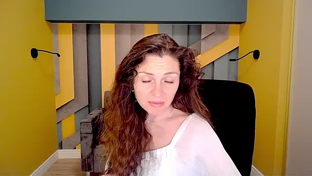 Snapshot of EllaLong chatting on 23, 2, 2025 EllaLong online show from 23, 2, 2025