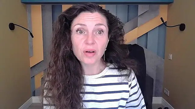 EllaLong online show from 15, 10, 2025