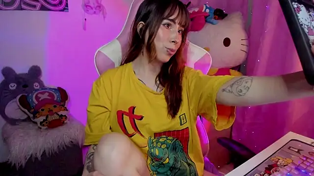 Snapshot of Waifu_Aika chatting on 21, 10, 2025 Waifu Aika online show from 21, 10, 2025