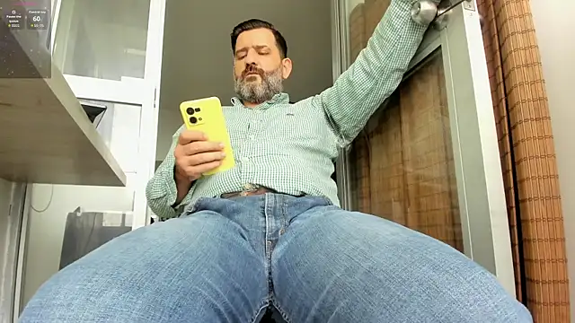 Snapshot of Maxi_TheBigDaddy chatting on 2, 5, 2026 Maxi TheBigDaddy online show from 2, 5, 2026
