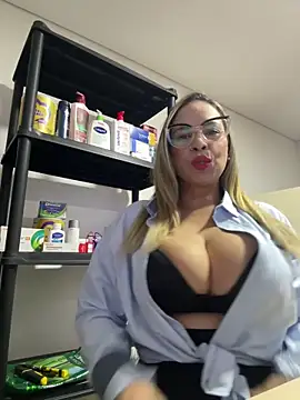 jademoomsm online show from 10, 4, 2026