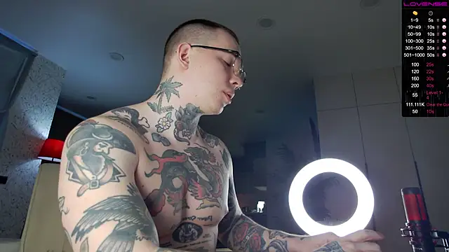 Snapshot of Tommy_cat chatting on 20, 12, 2024 Tommy cat online show from 20, 12, 2024