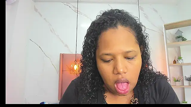 Snapshot of Belle_Brunette chatting on 14, 4, 2026 Belle Brunette online show from 14, 4, 2026