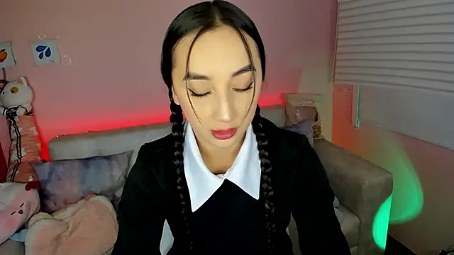 tinysara online show from 9, 11, 2025