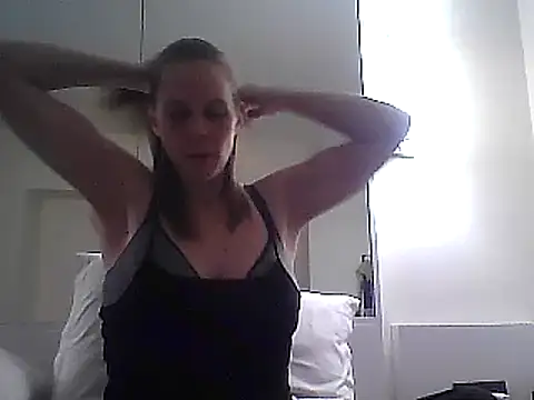 WildScorpio86 online show from 10, 2, 2025