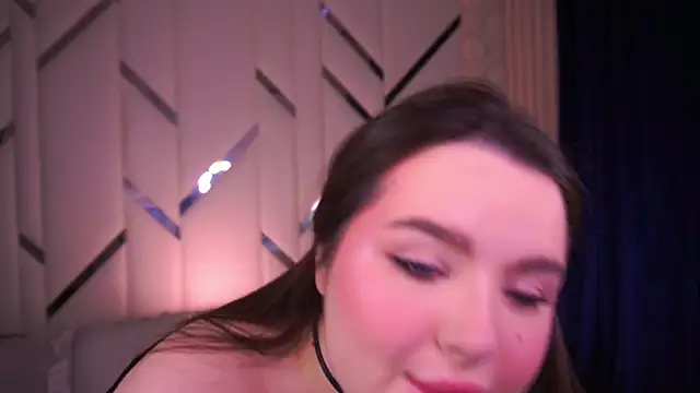 Snapshot of CuteAmberr chatting on 5, 3, 2025 CuteAmberr online show from 5, 3, 2025