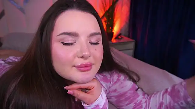 Snapshot of CuteAmberr chatting on 11, 3, 2025 CuteAmberr online show from 11, 3, 2025