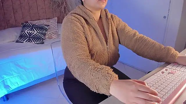 scarlet miller1 online show from 4, 12, 2025