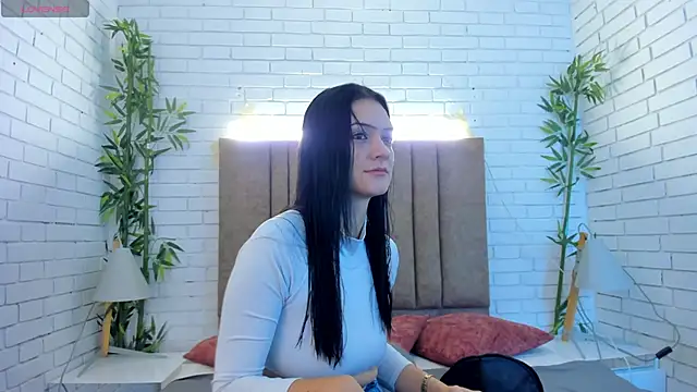 charlottewhitte online show from 21, 2, 2025