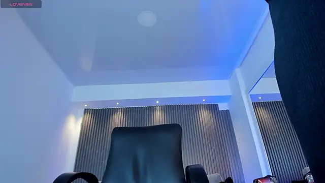 charlottewhitte online show from 7, 1, 2026