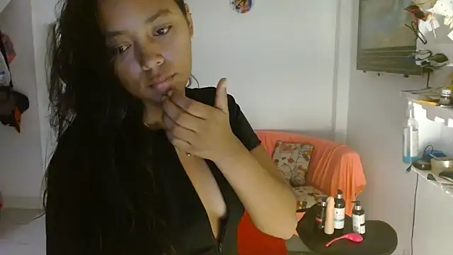 Chiara petterson online show from 21, 12, 2025