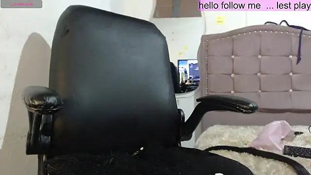 Snapshot of toxxxic_cams chatting on 6, 1, 2025 toxxxic cams online show from 6, 1, 2025