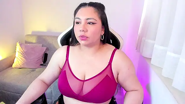 ambar-wells online show from 4, 11, 2025