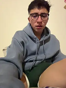 Snapshot of CamiRojas_boy chatting on 22, 2, 2026 CamiRojas boy online show from 22, 2, 2026