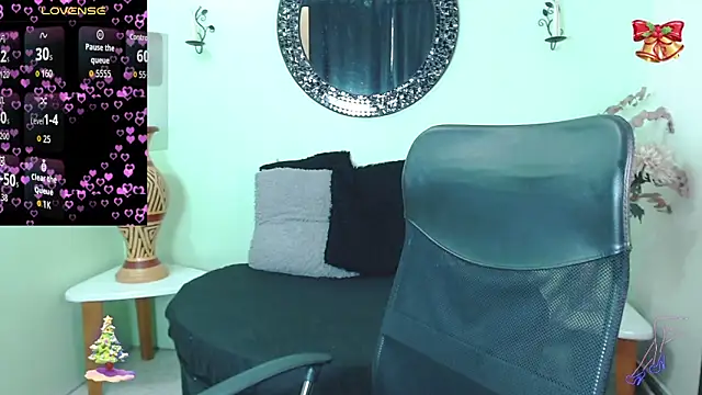 Snapshot of Sofia_Franco_ chatting on 28, 11, 2025 Sofia Franco online show from 28, 11, 2025