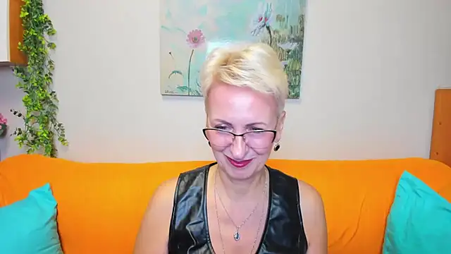 iamyourdream89 online show from 4, 11, 2025