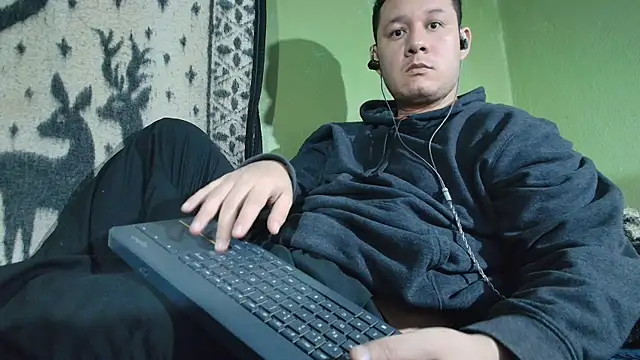 Snapshot of sweet_cock28 chatting on 27, 5, 2026 sweet cock28 online show from 27, 5, 2026