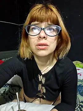 Snapshot of Carlafoxxx chatting on 17, 10, 2025 Carlafoxxx online show from 17, 10, 2025