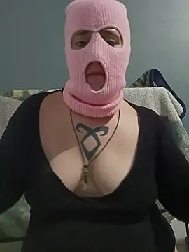 Lolabeluccia xh  online show from 4, 12, 2025