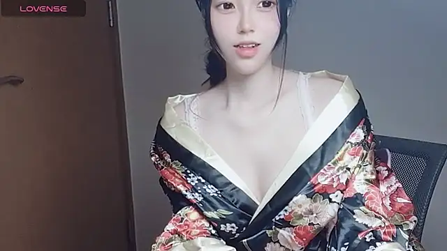 VaerySaenz online show from 24, 11, 2025