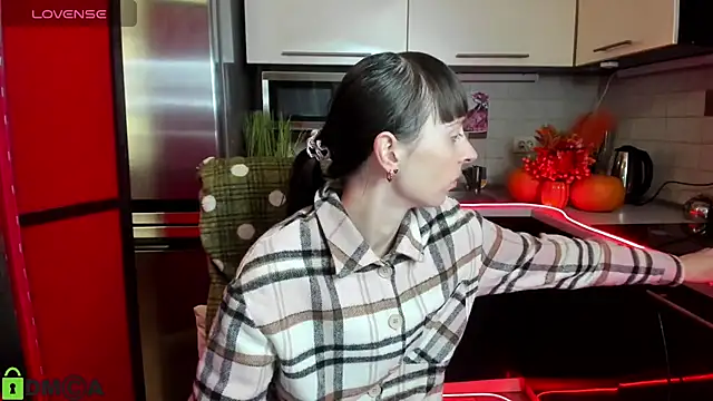 TayanaJons online show from 3, 10, 2025