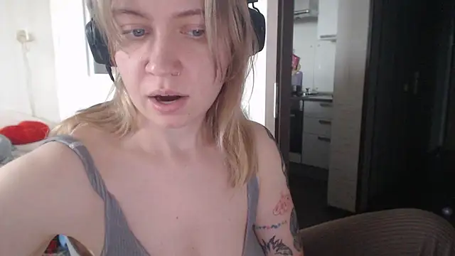 Snapshot of amanda_kiss_kiss chatting on 2, 3, 2025 amanda kiss kiss online show from 2, 3, 2025