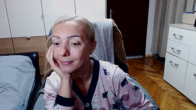 Leona-Exotic online show from 18, 11, 2025