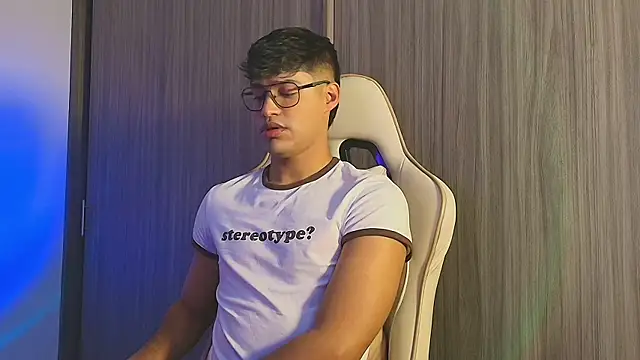 Jimmy Leeh  online show from 25, 10, 2025