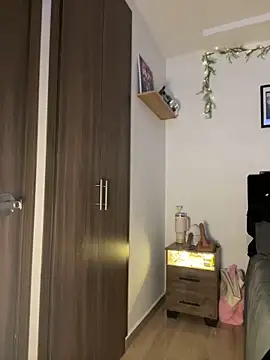 crystal bunny7 online show from 25, 1, 2025