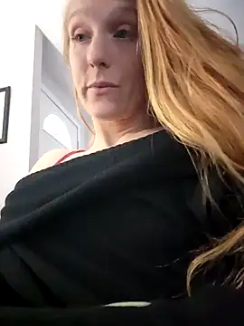 Snapshot of GoldenFlameGoddess chatting on 6, 2, 2025 GoldenFlameGoddess online show from 6, 2, 2025