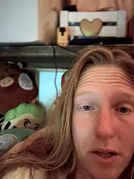 GoldenFlameGoddess online show from 26, 11, 2025