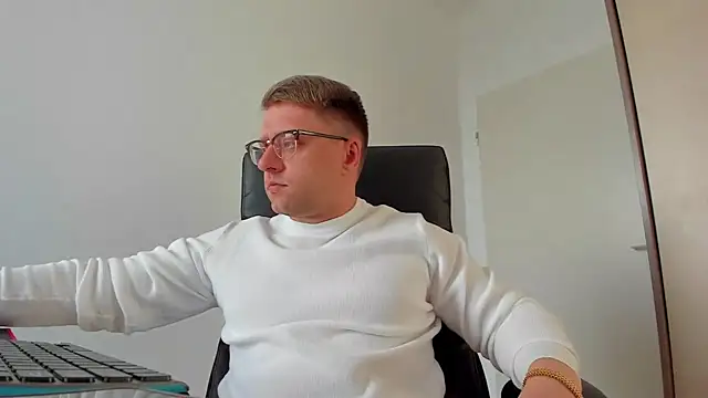 Snapshot of Findom_guy chatting on 16, 3, 2025 Findom guy online show from 16, 3, 2025