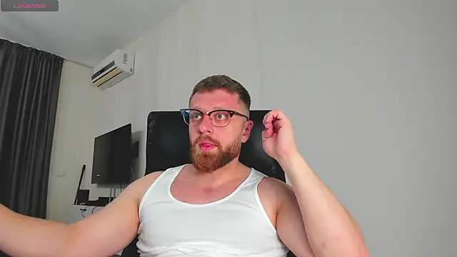 Snapshot of Findom_guy chatting on 3, 3, 2026 Findom guy online show from 3, 3, 2026