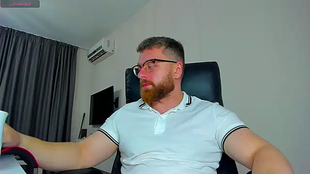 Findom guy online show from 26, 3, 2026