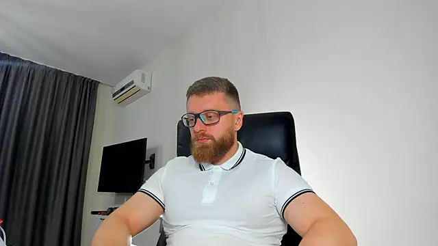 Snapshot of Findom_guy chatting on 2, 5, 2026 Findom guy online show from 2, 5, 2026