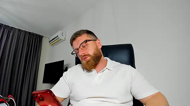 Snapshot of Findom_guy chatting on 8, 5, 2026 Findom guy online show from 8, 5, 2026