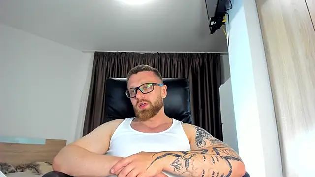 Snapshot of Findom_guy chatting on 26, 6, 2026 Findom guy online show from 26, 6, 2026