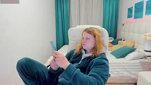 Kathlyn  Heath online show from 25, 10, 2025