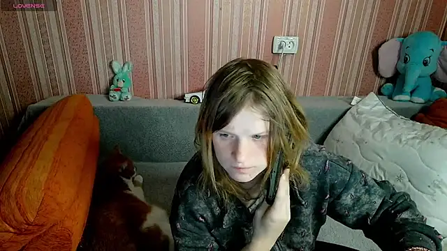 Kathlyn  Heath online show from 9, 4, 2026